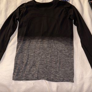 Lululemon long sleeve ombra shirt. Size 10.